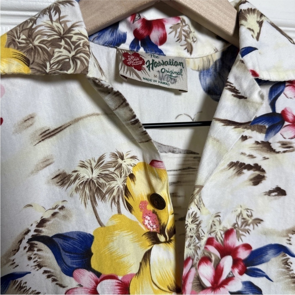 Hilo Hattie Top Floral Aloha Hawaiian Button Down Tropical USA Made Medium - Picture 7 of 13